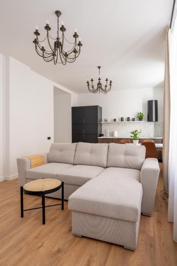 Spacious 1-Bedroom Apartment In The Heart Of Old Town Riga Kültér fotó