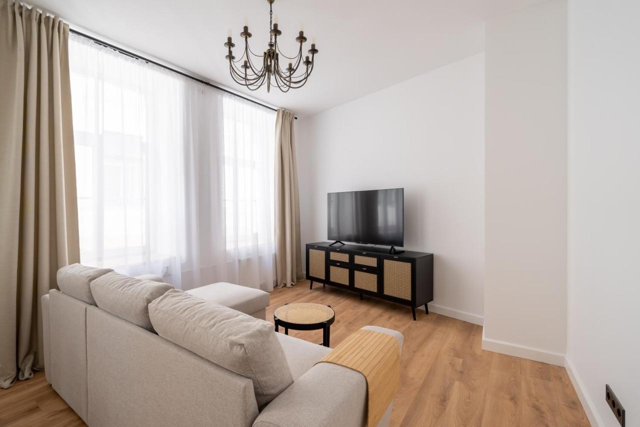 Spacious 1-Bedroom Apartment In The Heart Of Old Town Riga Kültér fotó