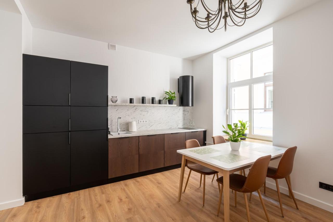 Spacious 1-Bedroom Apartment In The Heart Of Old Town Riga Kültér fotó